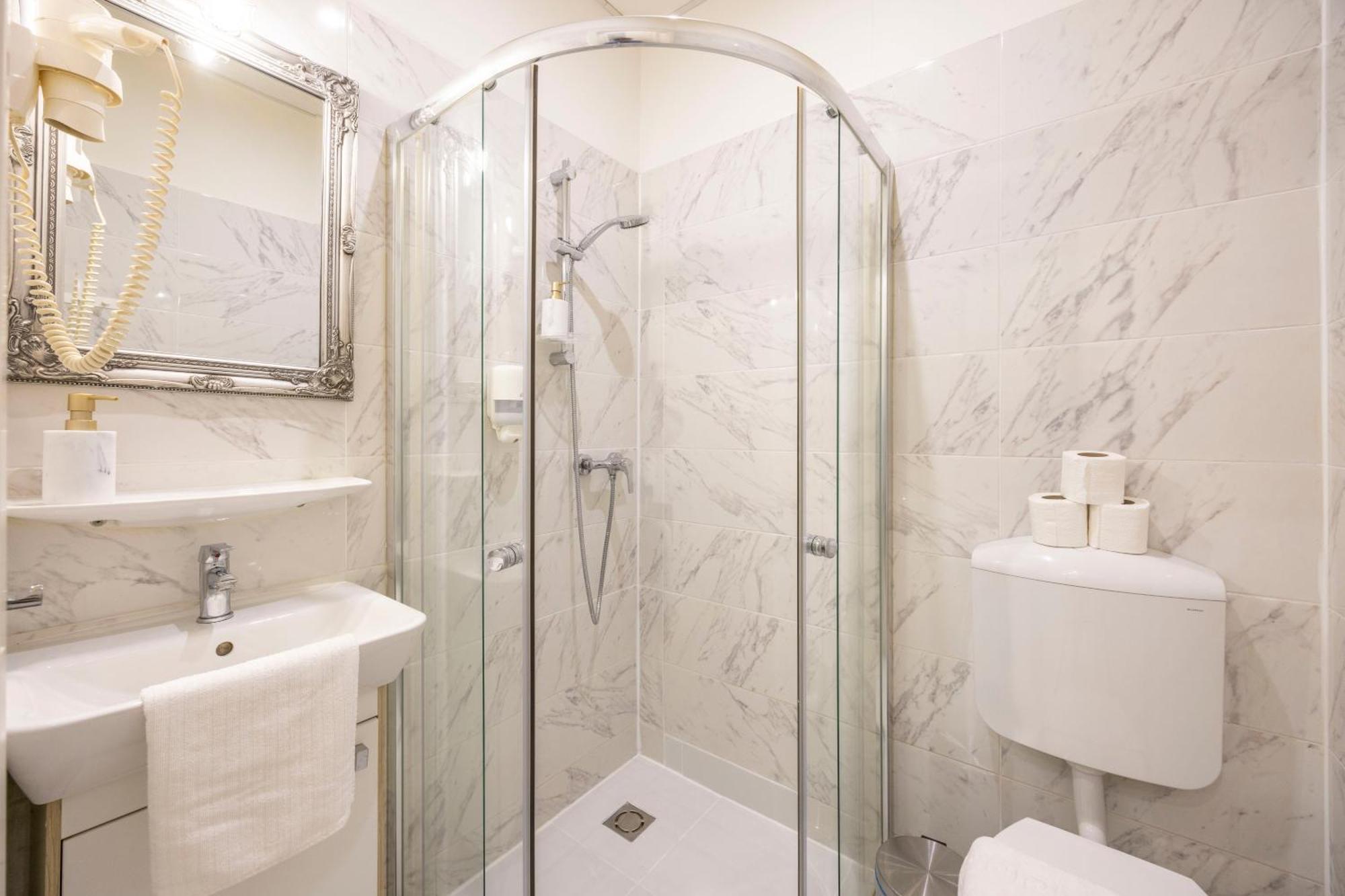 Exclusive Private Residence In The Center Of Bp W 4Bedrms, 4 Bathrms Budapest Esterno foto